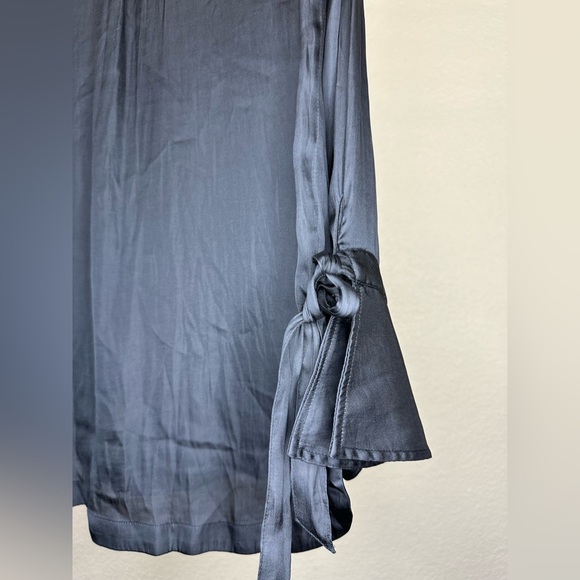 Banana Republic PARKER TUNIC-FIT TIE-CUFF SATIN SHIRT - Picture 7 of 7